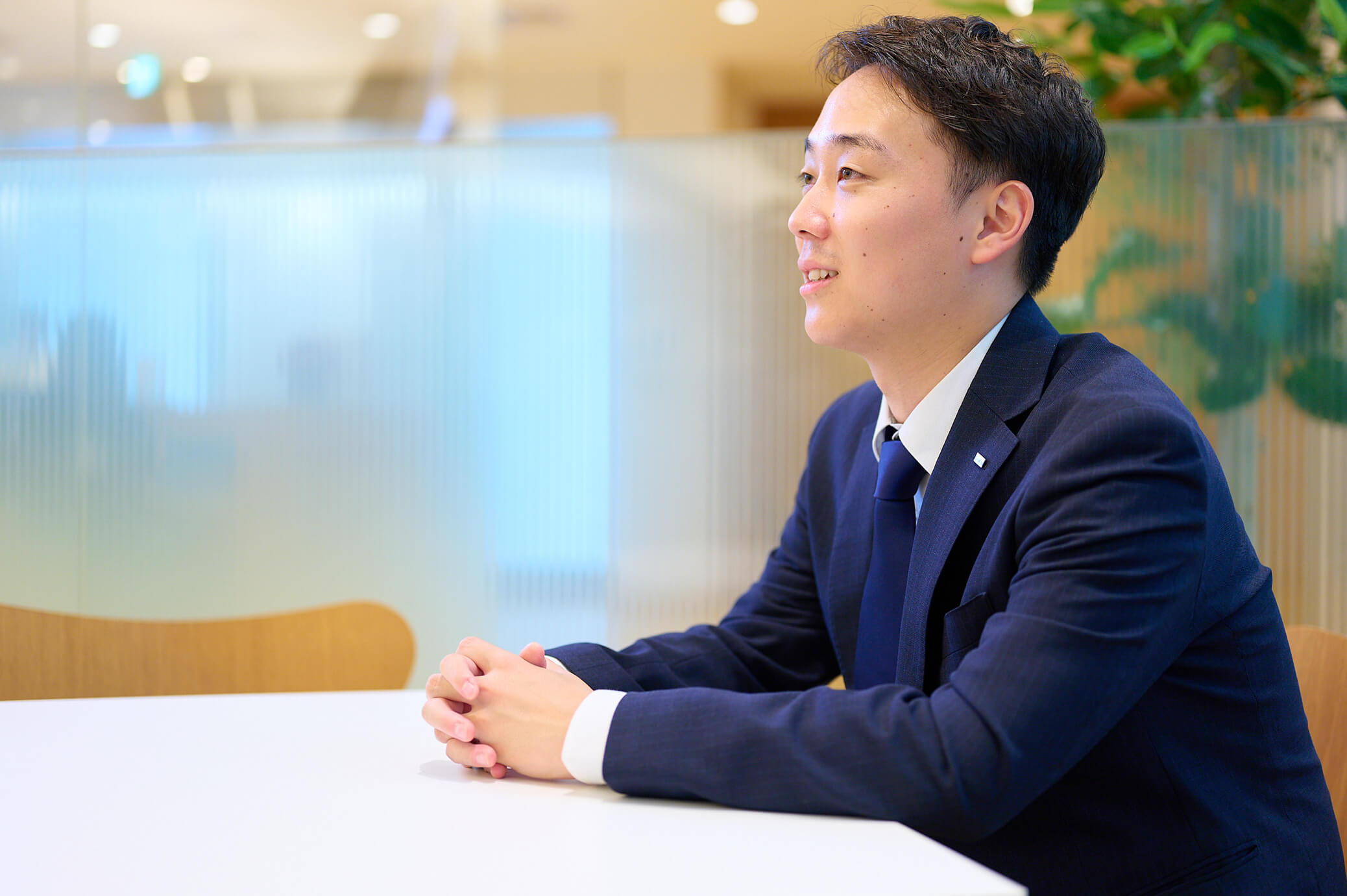 目指すは「全員が売れる仕組み」の確立について話すW.R